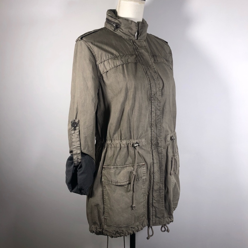 LEVI’S Cotton Lightweight Fishtail Jacket - Picture 7 of 16